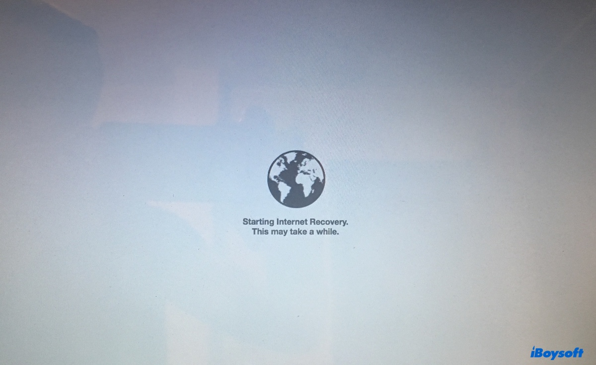 Aguarde o boot na recuperação pela internet no Mac
