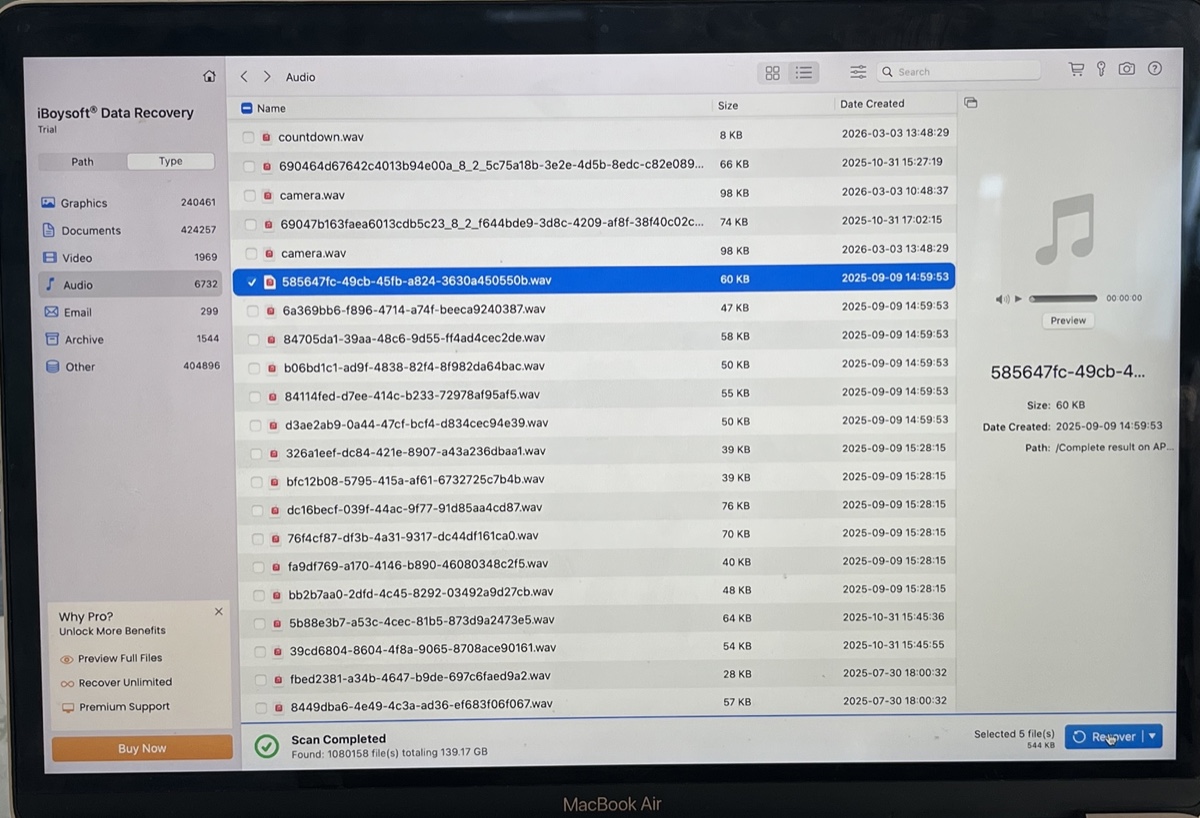 Escolha um arquivo e clique em Recuperar para recuperá-lo do Mac