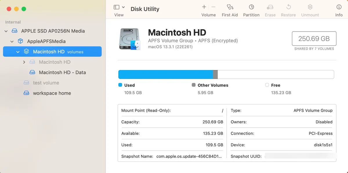 Macのユーティリティフォルダのディスクユーティリティ